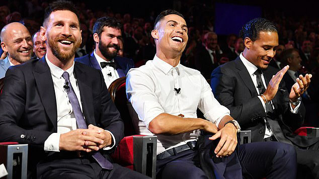 Ronaldo, Messi, Champions League, Bốc thăm cúp C1, Cristiano Ronaldo, Lionel Messi, Ronaldo nói về Messi, Cầu thủ hay nhất UEFA, Van Dijk, kết quả bốc thăm C1