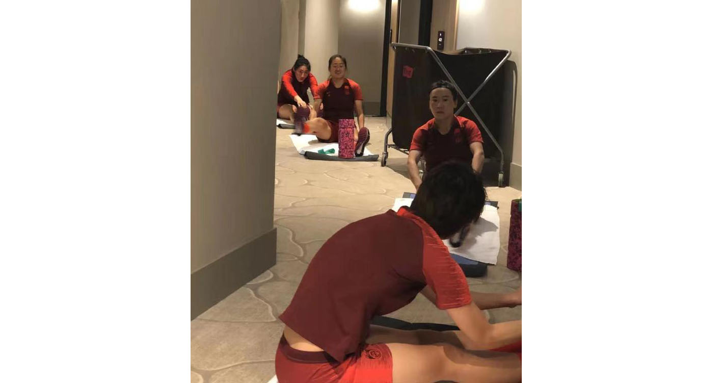 Vượt qua điều kiện thiếu thốn, tuyển nữ Trung Quốc nuôi hy vọng giành vé dự Olympic trung%20quoc%202 - Vượt qua điều kiện thiếu thốn, tuyển nữ Trung Quốc nuôi hy vọng giành vé dự Olympic