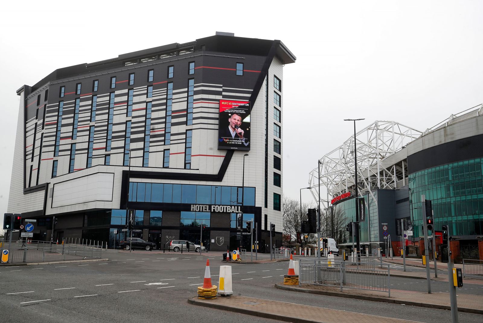 bóng đá, bong da hom nay, gary neville, ryan giggs, premier league, ngoại hạng anh, covid-19, virus corona, mu, liverpool