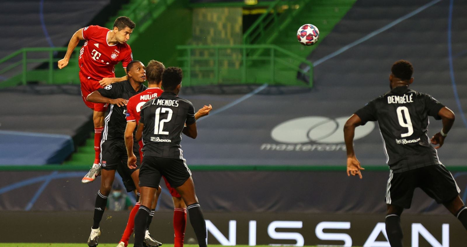Ket qua bong da, Lyon 0-3 Bayern Munich, Kết quả bán kết cúp C1, Kết quả Bayern đấu với Lyon, kết quả bóng đá bán kết Champions League, Bayern 3-0 Lyon, bayern, bayern munich, lyon, champions league, lewandowski, gnabry, Cúp C1, MU, Paul Pogba, manchester united, chung kết champions league,