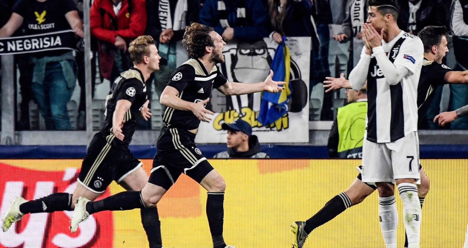 Juventus bị loại ở C1. Kết quả Juventus vs Porto. Juventus vs Porto. Kết quả bóng đá Champions League: lượt về vòng 1/8. Video clip bàn thắng trận Juventus vs Porto