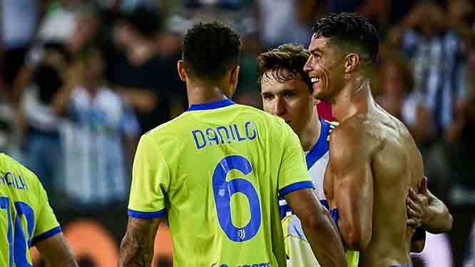 Juventus: Ronaldo vào sân từ băng ghế dự, ghi bàn và cởi áo ăn mừng... hụt
