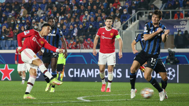 Atalanta 2-2 MU: Ronaldo lập cú đúp giải cứu 'Quỷ đỏ'