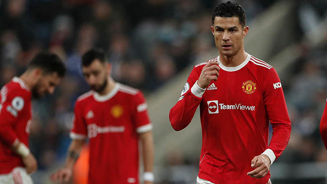 Chuyển nhượng 14/1: MU rao bán Van de Beek, PSG nhắm Ronaldo thay thế Mbappe