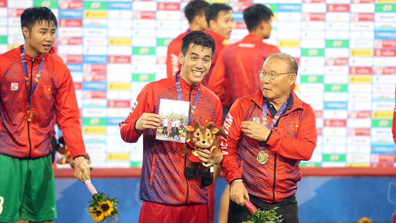 Bóng đá hôm nay, MU mua tiền đạo Porto, Indonesia gọi Ronaldo đấu U19 Việt Nam, MU, chuyển nhượng MU, Evanilson, U19 Đông Nam Á, U19 Indonesia, U19 Việt Nam, Mbappe