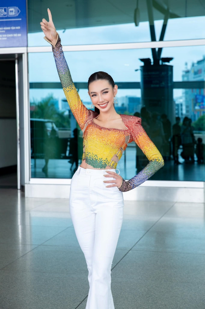Vừa đến Thái Lan, Thùy Tiên nổi bần bật giữa dàn đối thủ tại Miss Grand ...
