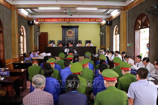 Vụ gian lận điểm thi tại Sơn La: Tiếp tục xét hỏi các bị cáo gl2 - Vụ gian lận điểm thi tại Sơn La: Tiếp tục xét hỏi các bị cáo