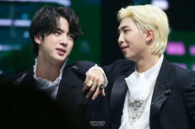 BTS, Jin, RM, ghen tị, Jin và RM ghen tị với người bình dị, Jin ghen tị với bạn bè, RM đứng nói này trông núi nọ, Tập 6 Break The Silence, ARMY, Kpop