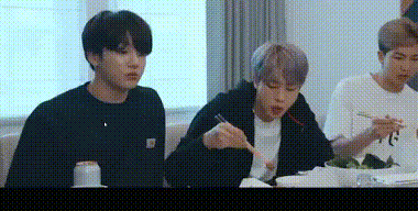 BTS, Jin, RM, ghen tị, Jin và RM ghen tị với người bình dị, Jin ghen tị với bạn bè, RM đứng nói này trông núi nọ, Tập 6 Break The Silence, ARMY, Kpop