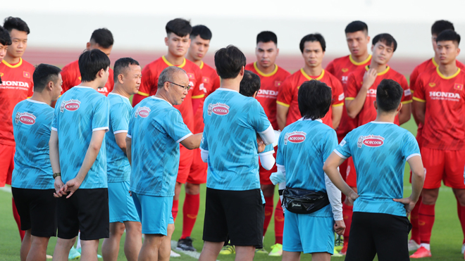 AFF Cup 2021 hôm nay: HLV Park Hang Seo tính phương án thay Hùng Dũng