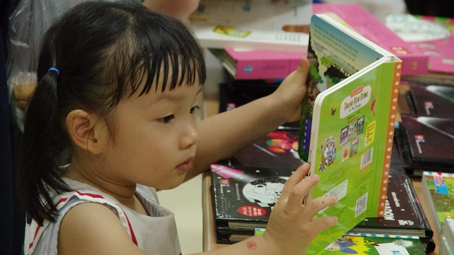 MC Minh Trang: Hãy dùng sách để ‘kéo’ trẻ khỏi ipad và tivi