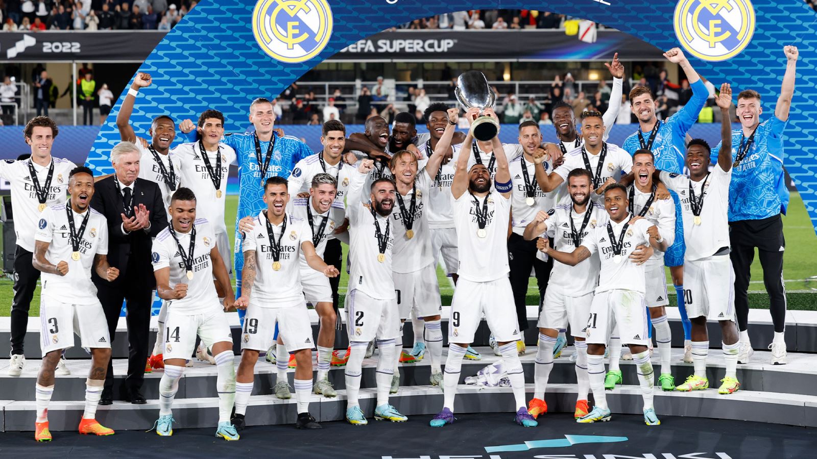 Kết quả bóng đá, ket qua bong da, Real Madrid vs Frankfurt, kết quả Siêu cúp châu Âu, Benzema, Benzema ghi bàn, Benzema tỏa sáng, Ancelotti khen Benzema, Quả bóng vàng 