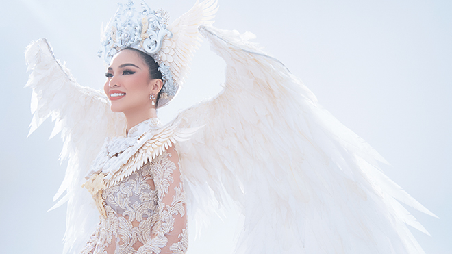 Hoàng Hương Ly mang ‘Cánh chim hòa bình’ thi Miss Tourism International 2021