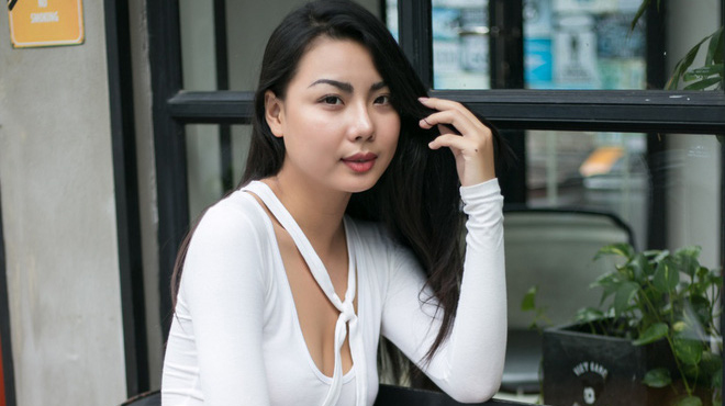 Cộng đồng phẫn nộ khi người mẫu Lại Thanh Hương hở bạo trên chuyến bay chở U23 Việt Nam