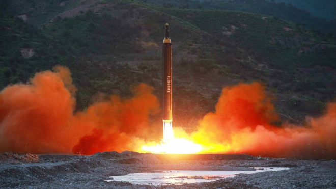 Triều Tiên phóng tên lửa đạn đạo liên lục địa xuống biển Nhật Bản