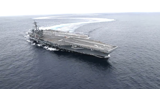 VIDEO: Xem những màn ôm cua ở vận tốc cao của tàu sân bay Mỹ USS Abraham Lincoln 