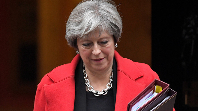 Bắt hai kẻ âm mưu đánh bom dinh Thủ tướng, định mưu sát bà Theresa May bằng dao
