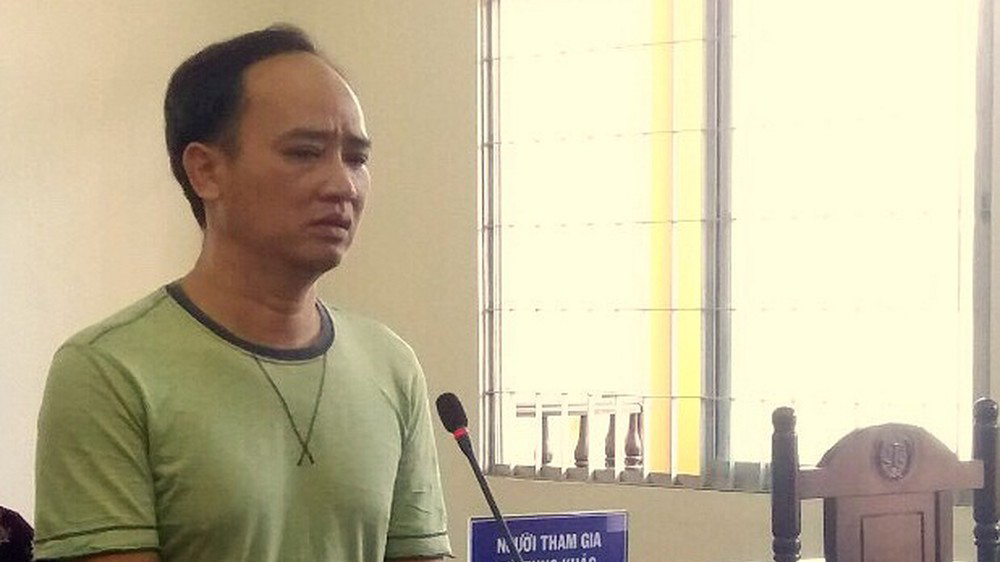 Phạt tù bị cáo Bùi Mạnh Đồng về tội 'Lợi dụng các quyền tự do dân chủ xâm phạm lợi ích của Nhà nước...'       