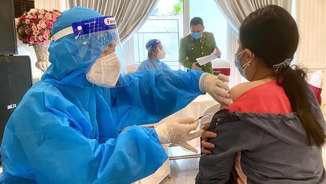 Dịch Covid-19 ngày 9/12: Thông tin về trường hợp tử vong sau 7 ngày tiêm vaccine tại Quảng Trị