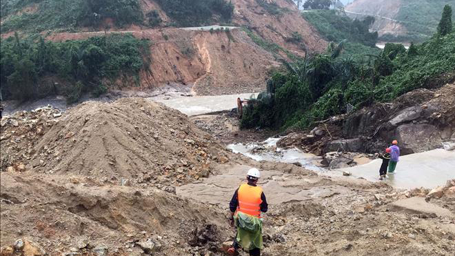 Tạm cấp kinh phí hỗ trợ khẩn cấp 3 tỉnh miền Trung khắc phục hậu quả mưa lũ