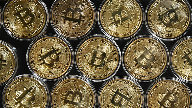 Bitcoin gần chạm mức giá kỷ lục