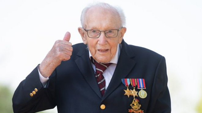 Nước Anh tiễn biệt cụ ông 100 tuổi gây quỹ 33 triệu bảng chống Covid-19