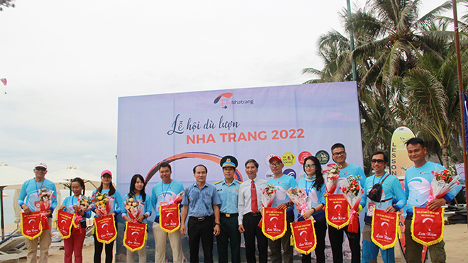 Du lịch Việt Nam: Khai mạc Lễ hội dù lượn năm 2022
