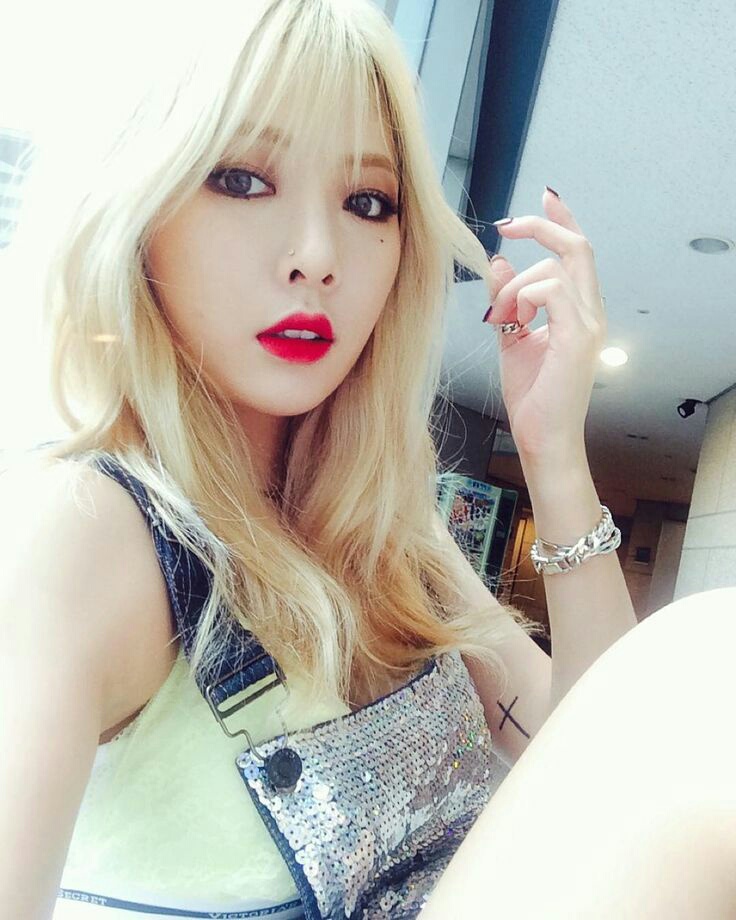 Blackpink, Twice, Lisa, Red Velvet, Loona, ảnh selfie sao Kpop, Lisa instagram, t-ara, hyuna, sao nữ Kpop, joy, ảnh selca kpop, seoljuyn, aoa