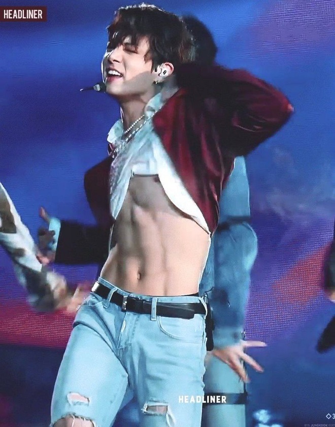 BTS, RM, Jungkook, BTS cơ bụng, Map Of The Soul ON:E, BTS gif, thân hình của jungkook, BTS abs, RM cơ bung, RM abs, Jungkook thân hình sát thủ, BTS jungkook abs