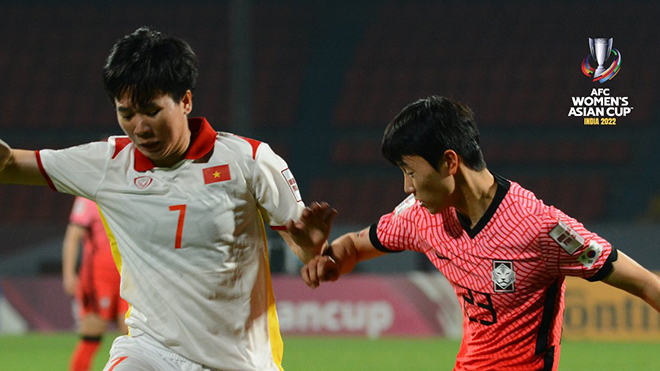Cầu thủ nữ Việt Nam mệt nhoài sau trận đấu gặp Hàn Quốc