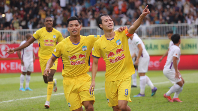 Lộ lý do Văn Toàn trở thành cầu thủ xuất sắc nhất tháng 7