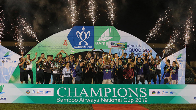 Văn Quyết giúp Hà Nội FC hoàn tất cú đúp quốc nội