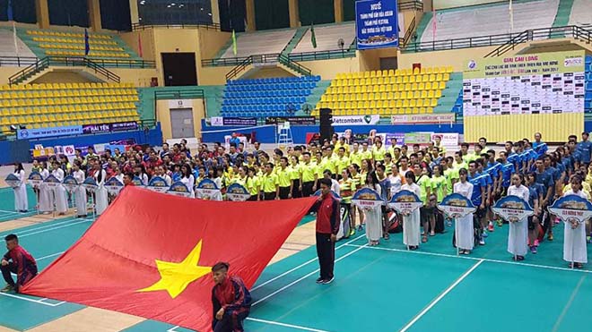 Thừa Thiên - Huế: 394 VĐV tham dự giải cầu lông mở rộng tranh Cúp ‘Ẩm thực Trần’ lần thứ II-2018