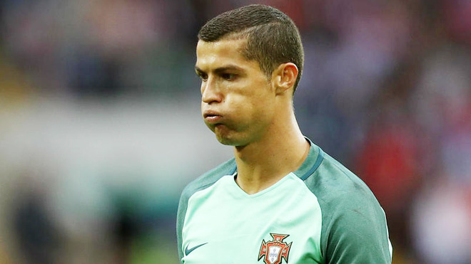 Chủ tịch Perez: 'Ronaldo đang rất giận dữ. Real sẽ cân nhắc Mbappe'