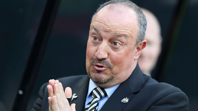 HLV Benitez của Newcastle nói gì trước thông điệp cầu cứu từ fan Liverpool?