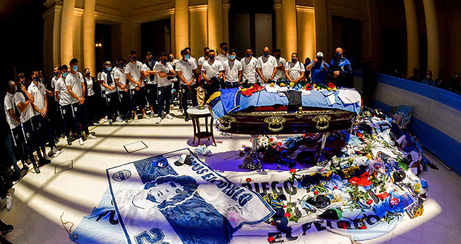 Maradona, Đám tang Maradona, tang lễ Maradona, Diego Maradona qua đời, Maradona chết, bóng đá Argentina, CĐV ẩu đả với cảnh sát, tin tức bóng đá hôm nay