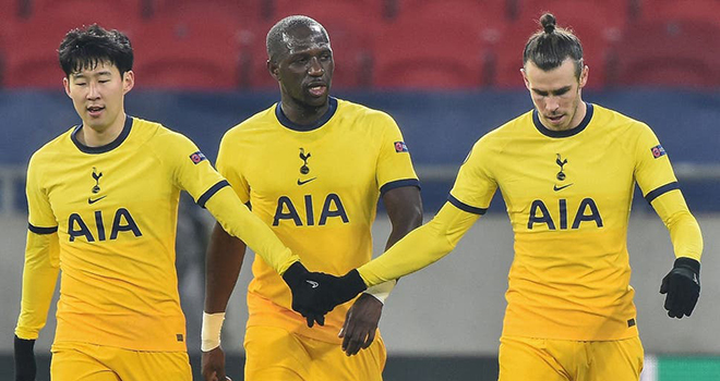 Kết quả Cúp C2, Real Sociedad 0-4 MU, Kết quả bóng đá lượt đi vòng 1/16 Europa League, Wolfsberger 1-4 Tottenham, Sao Đỏ 2-2 Milan, Benfica 1-1 Arsenal, ket qua bong da