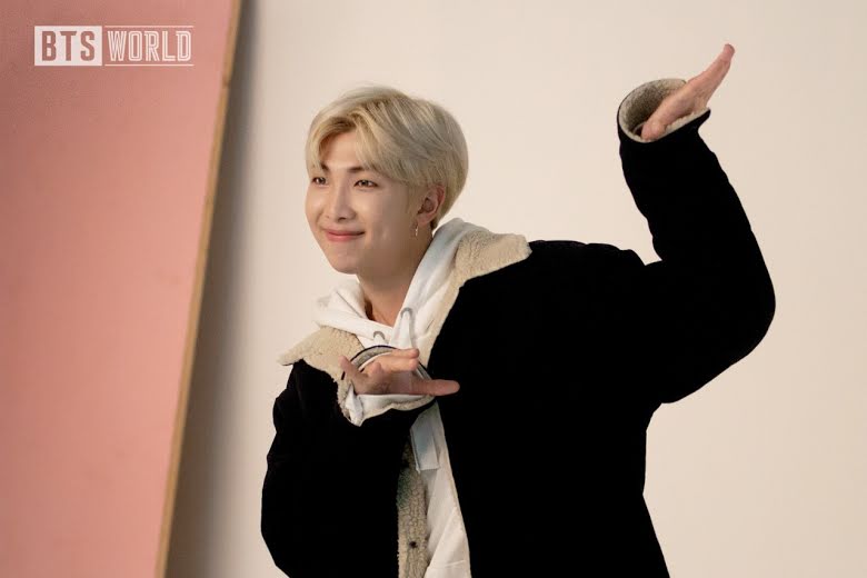 BTS, BTS cũng cãi nhau nhặng xị, BTS viết thư cho ARMY ở cửa hàng pop-up, cửa hàng pop-up Map of the Soul, Dynamite, Jin, Jimin, Jungkook, Suga, RM, V, J-Hope