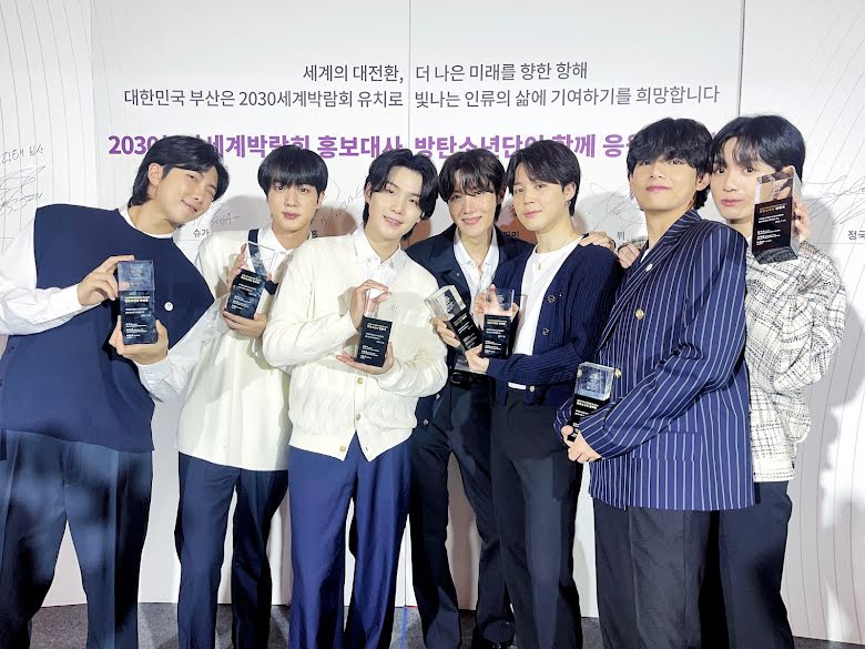 BTS, RM, RM đảo ngói, RM hair color 2022, RM album solo, Sexy Nukim, BTS solo, BTS 2022, Jin, Jimin, Jungkook, J-Hope, Suga, V, BTS hair 2022, BTS hair color 2022