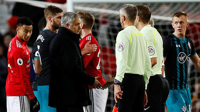 Tháng 12 của M.U: 4 trận liên tiếp không thắng, Lukaku chấn thương, Mourinho thì lạc lối