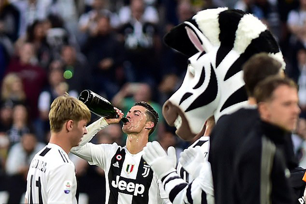 Kết quả bóng đá hôm nay, kết quả bóng đá kết quả Juve vs Fiorentina, Juventus vô địch Ý, Juve vô địch, Juventus ăn mừng, Ronaldo ăn mừng,bxh bóng đá Ý