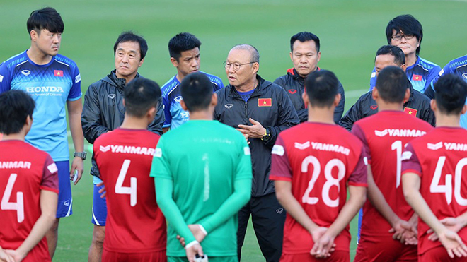 Lịch thi đấu bóng đá hôm nay, 14/11: Trực tiếp Việt Nam đấu với UAE, Malaysia vs Thái Lan. VTV6, VTV5, VTC1, VTC3 