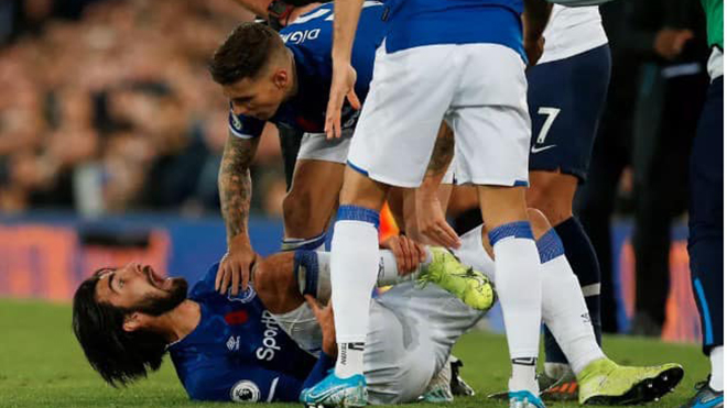 Bong da, bóng đá, Everton 1-1 Tottenham, kết quả bóng đá Anh, Andre Gomes gãy chân, Andre Gomes phẫu thuật, Ronaldo, Son Heung Min thẻ đỏ, Aurier, kết quả bóng đá hôm nay