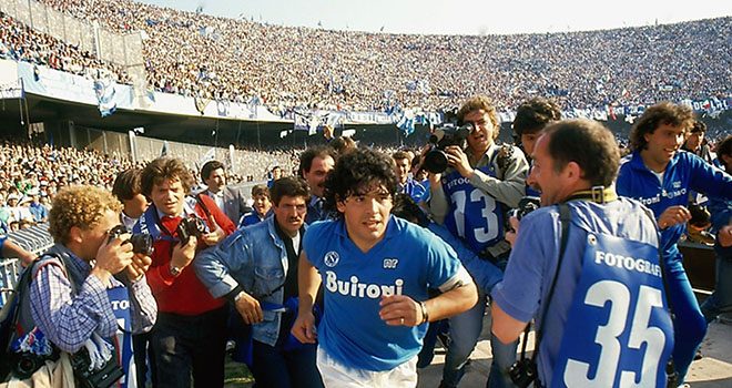 Maradona, Diego Maradona, Maradona qua đời, Huyền thoại Maradona qua đời, những con số của thiên tài, sự nghiệp Maradona, World Cup, Mexico 86, Barcelona, Napoli