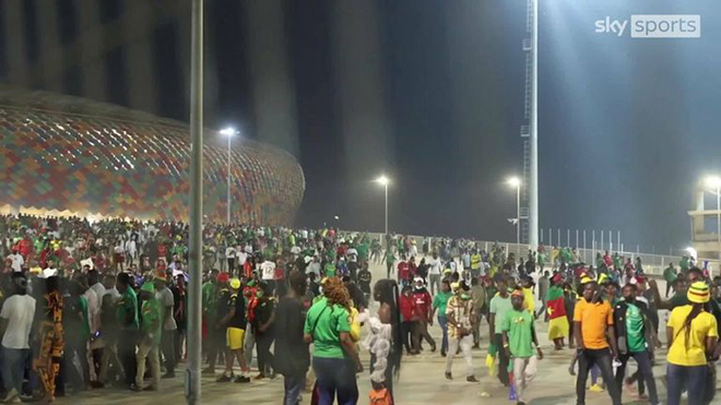 AFCON 2022, Cameroon vs Comoros, 6 người chết vì giẫm đạp, thảm kịch AFCON 2022, bi kịch AFCON 2022, bi kịch CAN 2022, bạo loạn ở CAN 2022, kết quả Cameroon vs Comoros 