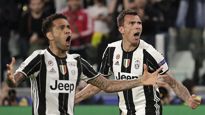 ĐIỂM NHẤN Juventus 2-1 Monaco (4-1 chung cuộc): Alves quá xuất sắc, Juve đáng sợ nhất thế giới