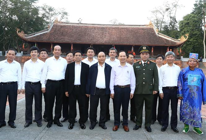 Thủ tướng dâng hương tại Khu di tích lịch sử quốc gia đặc biệt Lam Kinh