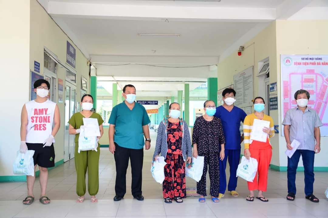 Bệnh nhân chạy thận, nhiều bệnh nền cùng 10 người ở Đà Nẵng khỏi COVID-19