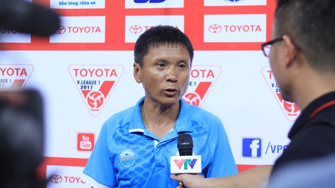 HLV Võ Đình Tân tố trọng tài thiên vị Hà Nội FC