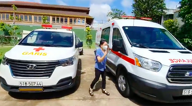 Việt Hương, Việt Hương Đoàn Ngọc Hải, Việt Hương và Đoàn Ngọc Hải, Việt Hương tặng xe Đoàn Ngọc Hải, Đoàn Ngọc Hải Việt Hương, Việt Hương tặng xe cho ông Đoàn Ngọc Hải, viet huong vs doan ngoc hai